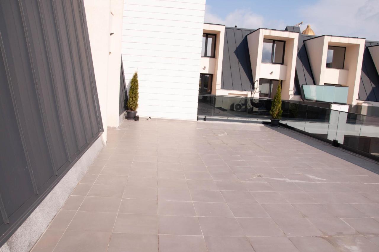 5 Penthouse No 25 Free Parking